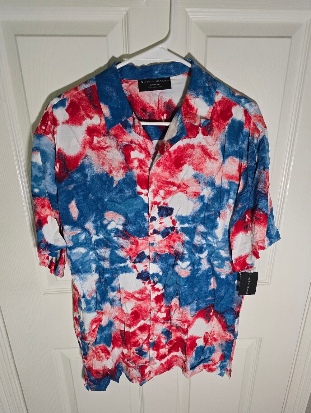 NWT No Boundaries Mens Button Up Red White Blue Short Sleeve Top Large